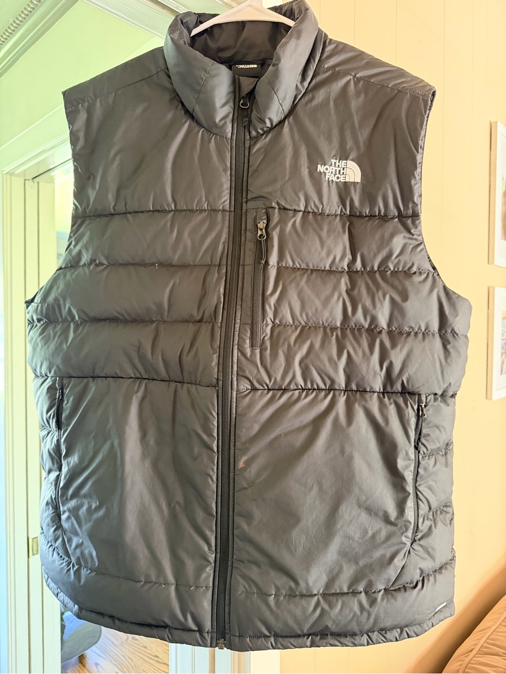 The North Face Men's Black Puffer Vest